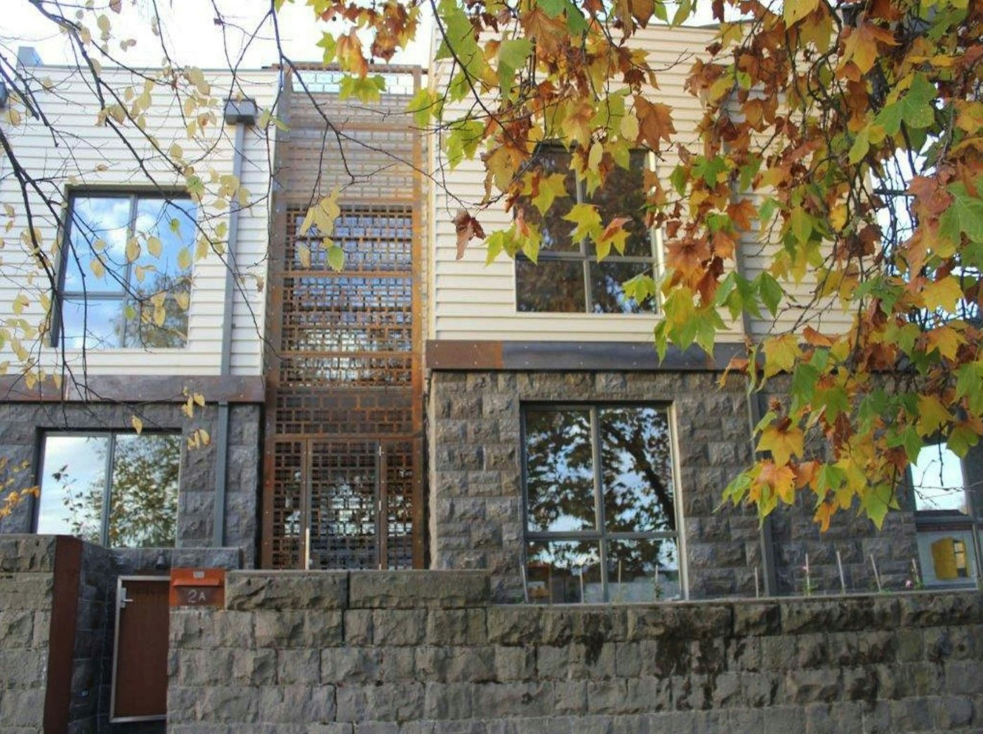 Soldiers Hill Mews timber and stone detail